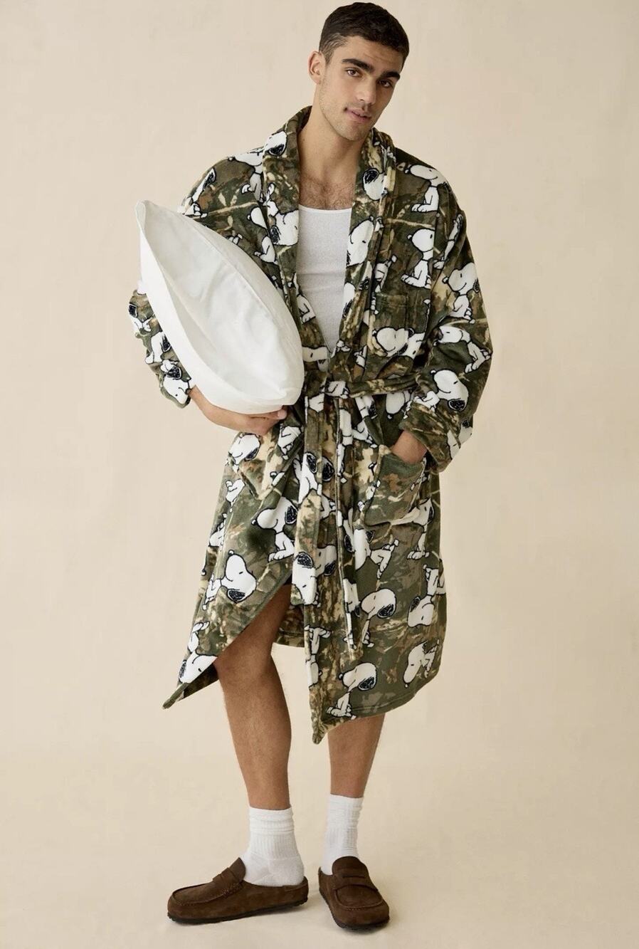 NWT Urban Outfitters Peanuts Snoopy Camo All Over Pattern Fleece Robe~One Size